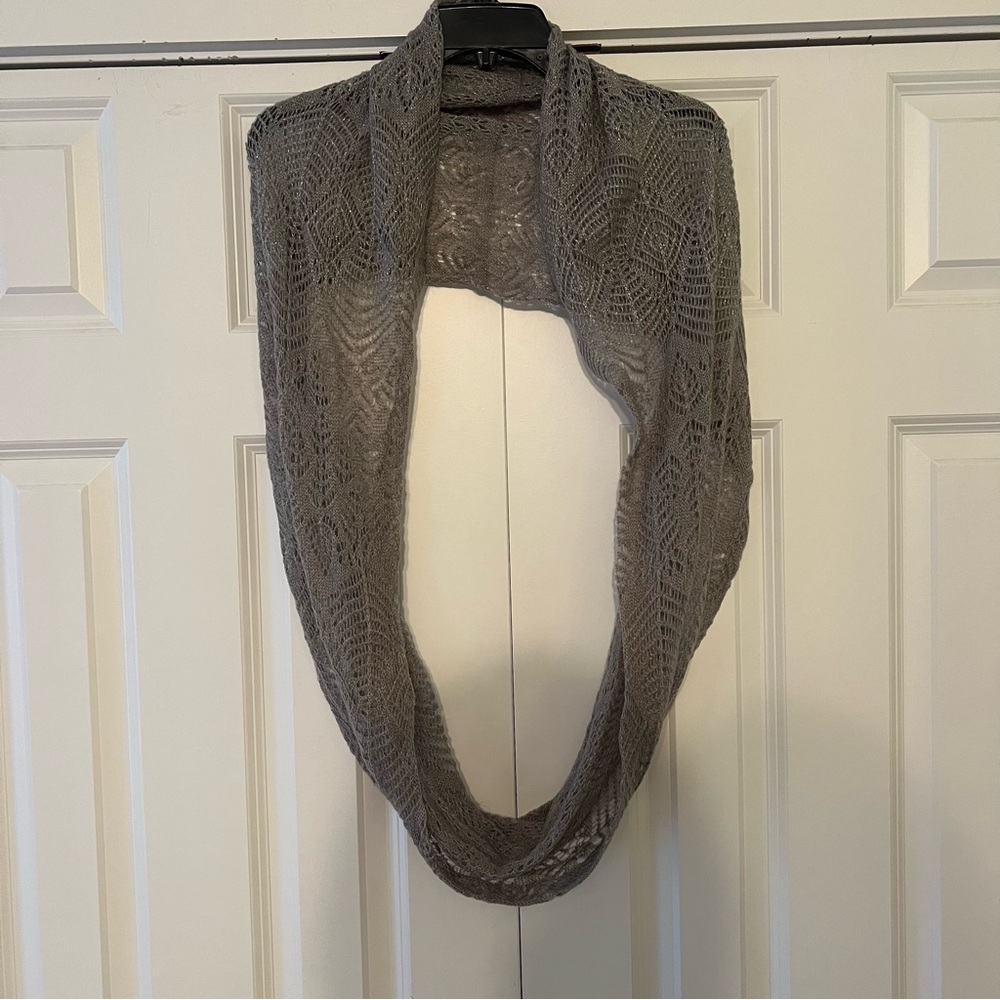 ⭐️ V.Fraas Grey and Silver Lace Infinity Scarf